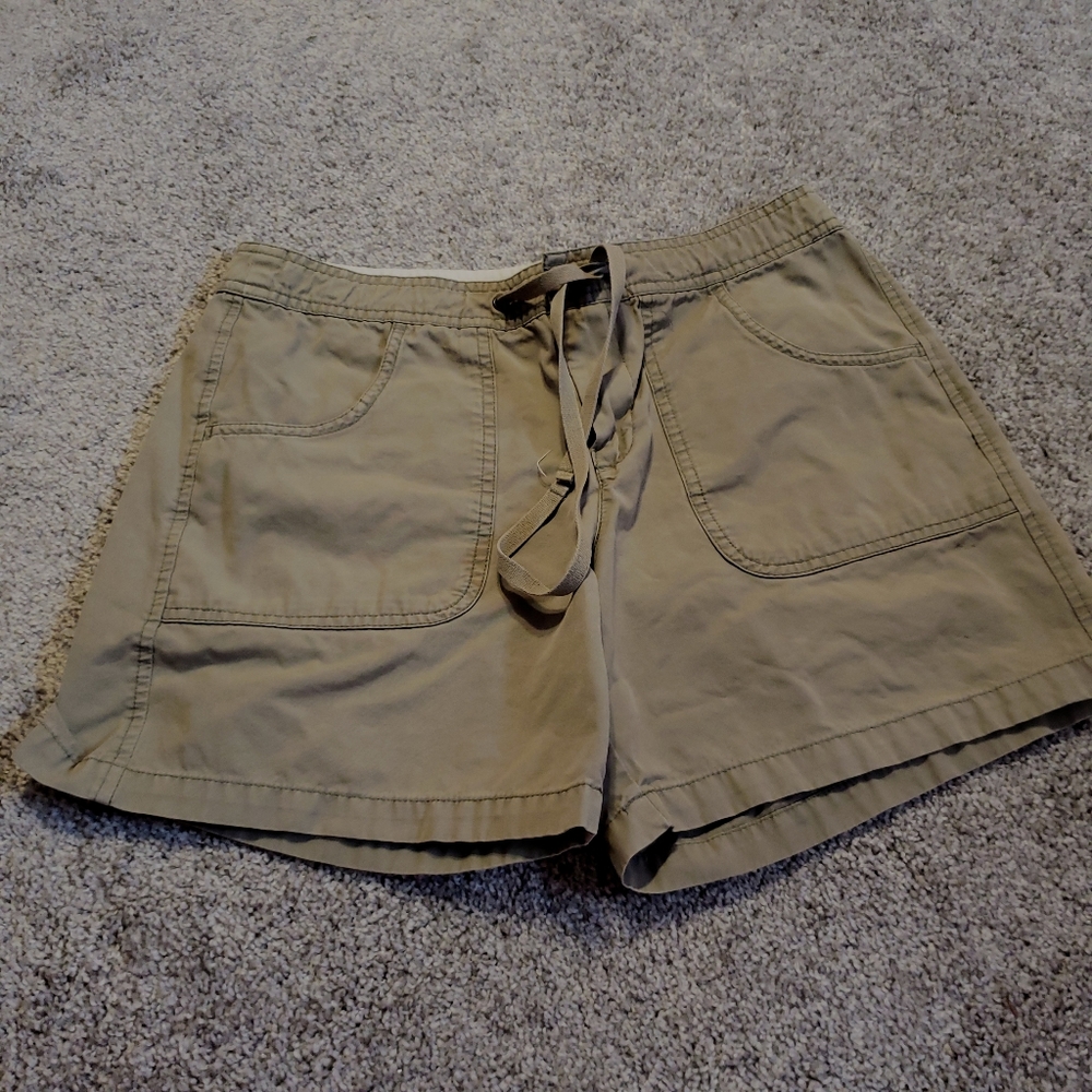 Old Navy Khaki Shorts Size 4 but Bigger